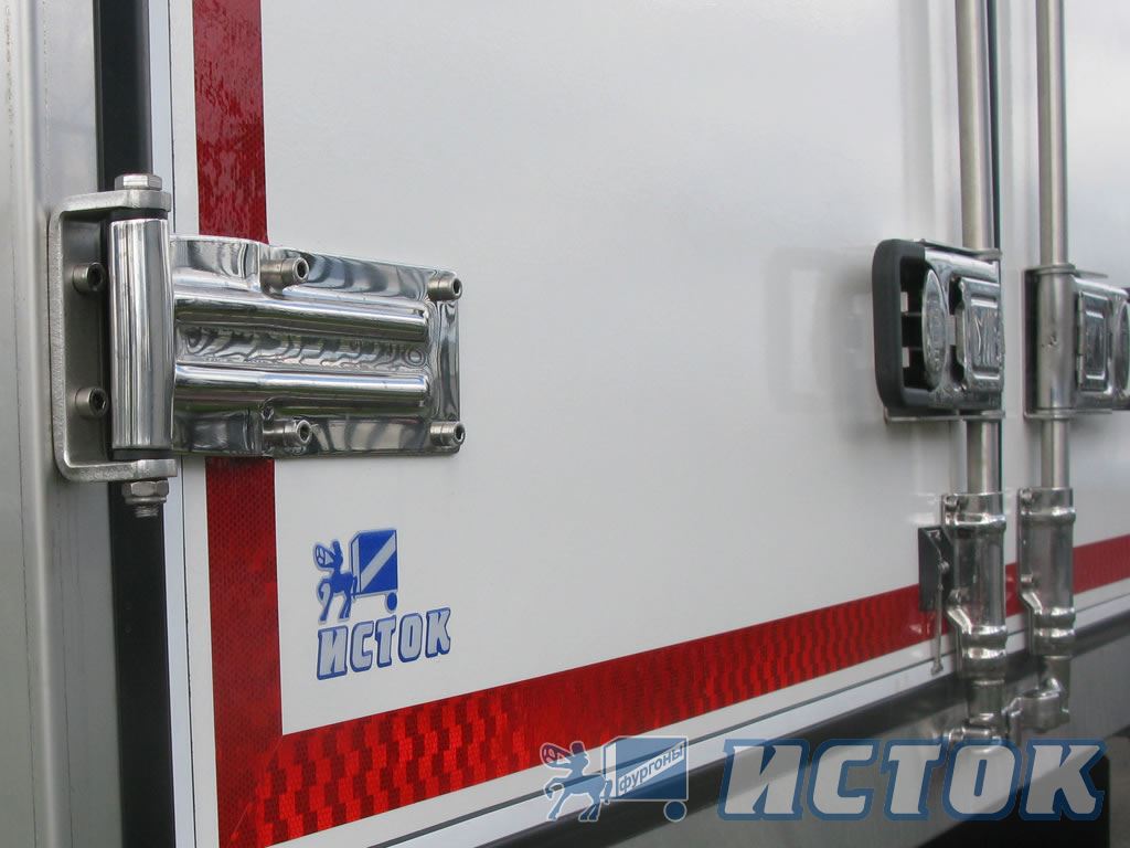 furgon-izotermicheskii-legkii-sendvich-zadnie-raspashnye-vorota