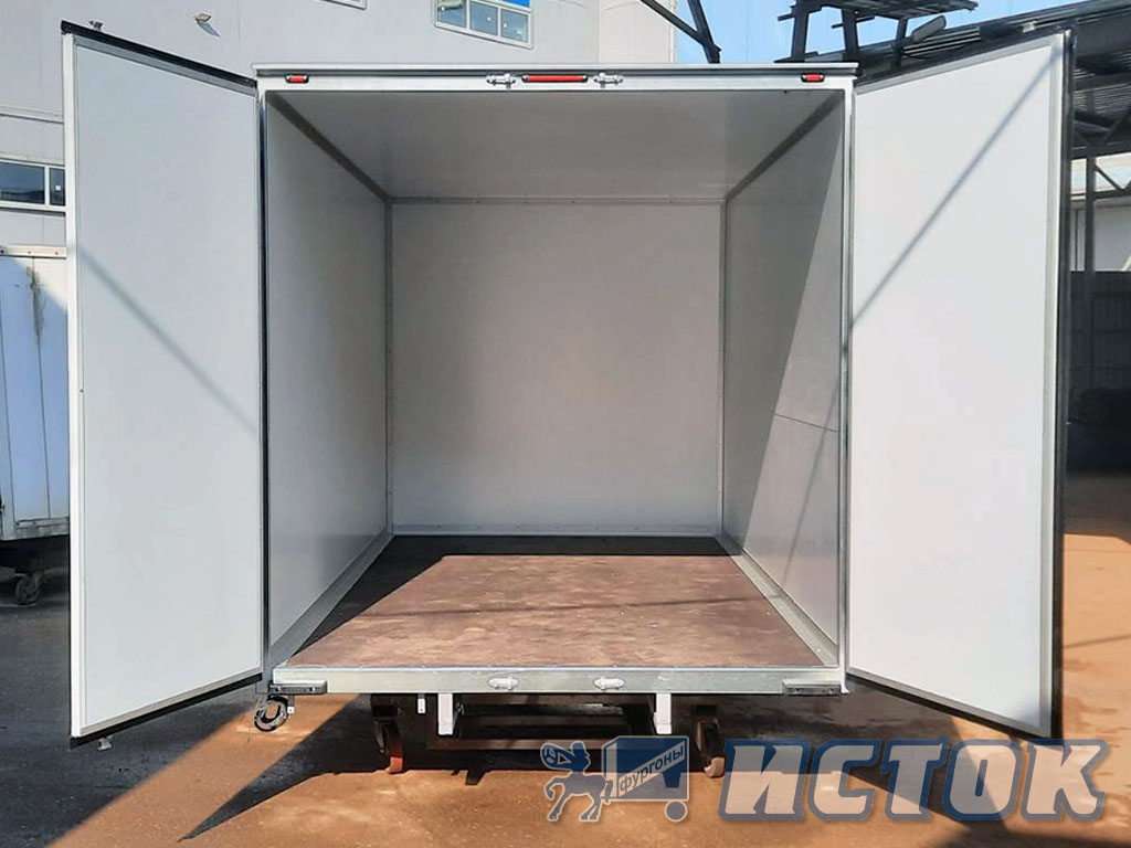 Фургон легкий сэндвич 30 мм, внутренний вид