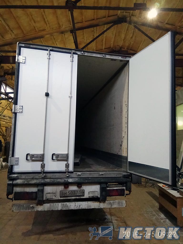 Новые створки ворот на полуприцеп Shmitz